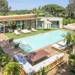 Διαμέρισμα Prestige A C 12p With Pool & Lounge *