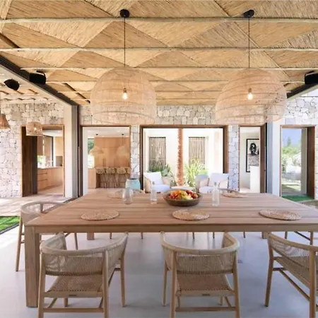 Διαμέρισμα Prestige A C 12p With Pool & Lounge